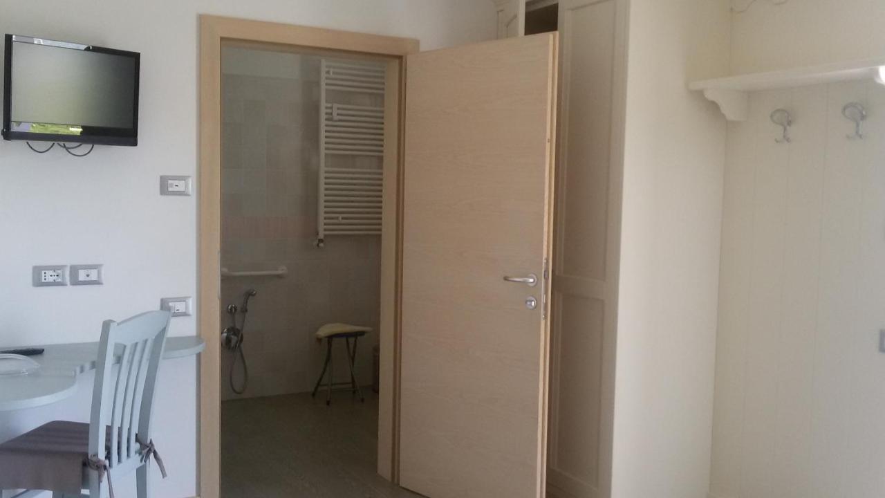 Affittacamere Rubino Guest House Ponte nellʼAlpi Buitenkant foto