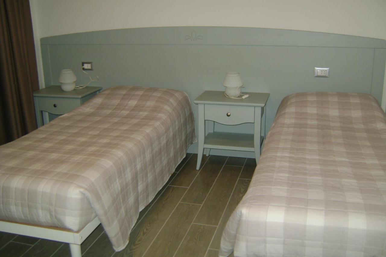 Affittacamere Rubino Guest House Ponte nellʼAlpi Buitenkant foto