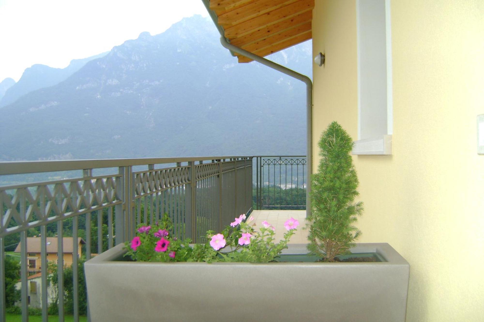 Affittacamere Rubino Guest House Ponte nellʼAlpi Buitenkant foto