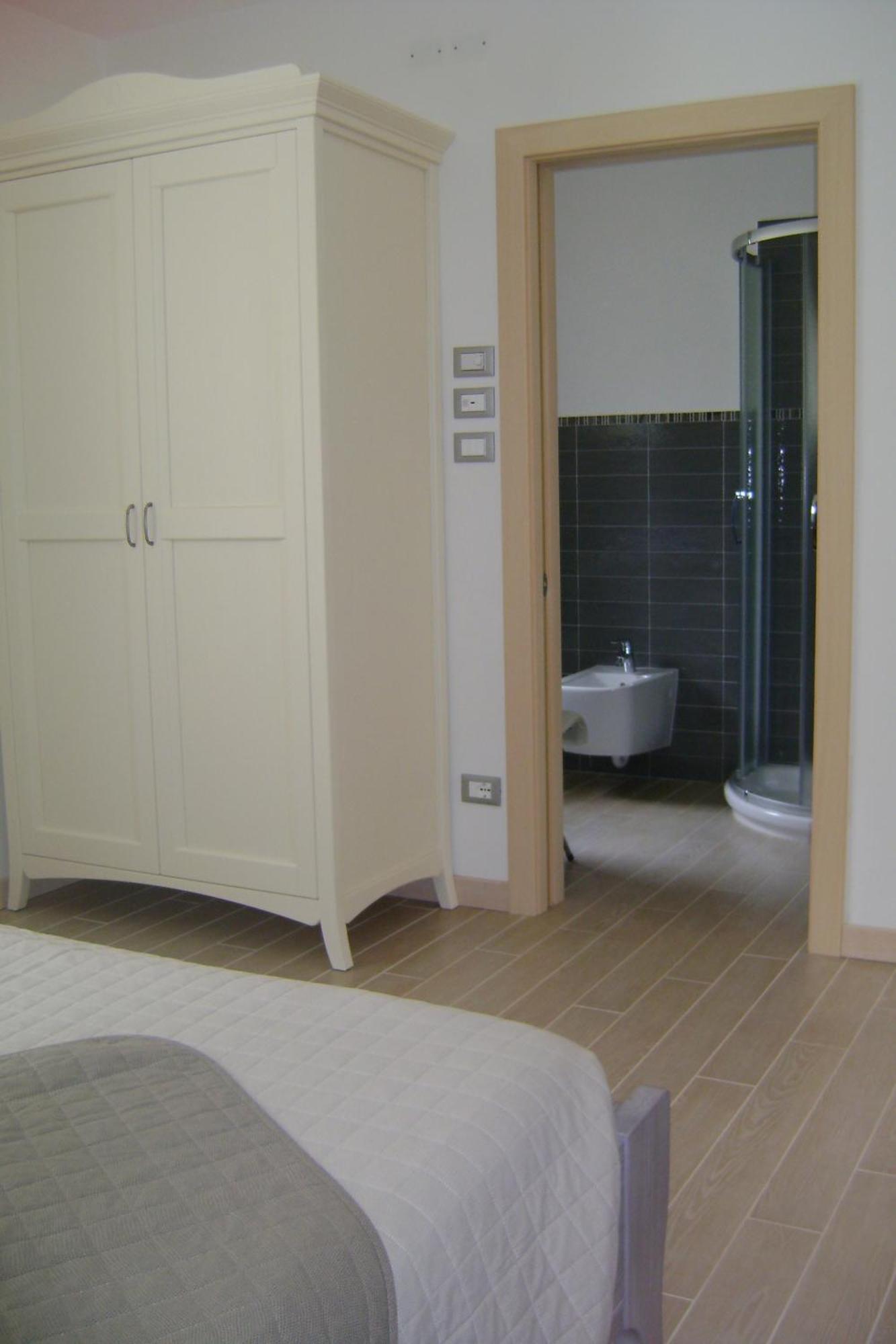 Affittacamere Rubino Guest House Ponte nellʼAlpi Buitenkant foto