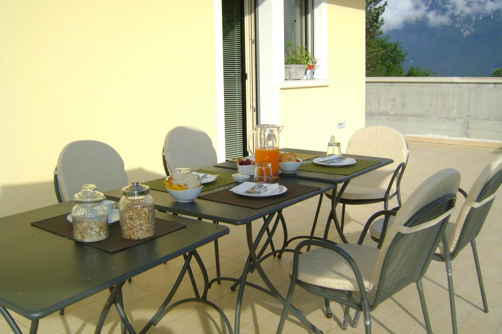 Affittacamere Rubino Guest House Ponte nellʼAlpi Buitenkant foto