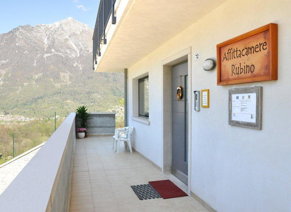 Affittacamere Rubino Guest House Ponte nellʼAlpi Buitenkant foto