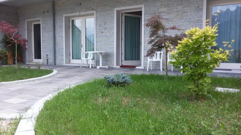 Affittacamere Rubino Guest House Ponte nellʼAlpi Buitenkant foto