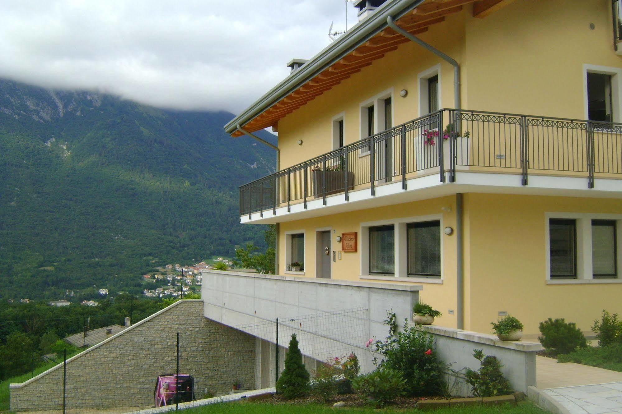 Affittacamere Rubino Guest House Ponte nellʼAlpi Buitenkant foto
