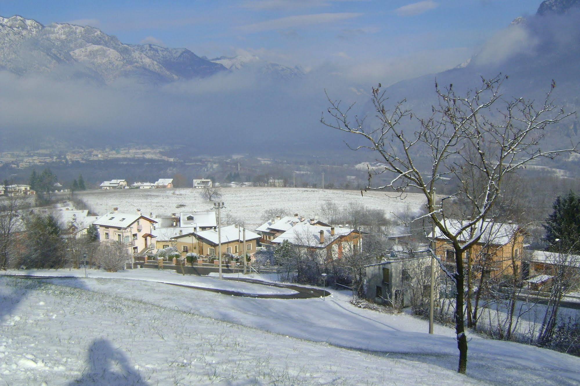 Affittacamere Rubino Guest House Ponte nellʼAlpi Buitenkant foto