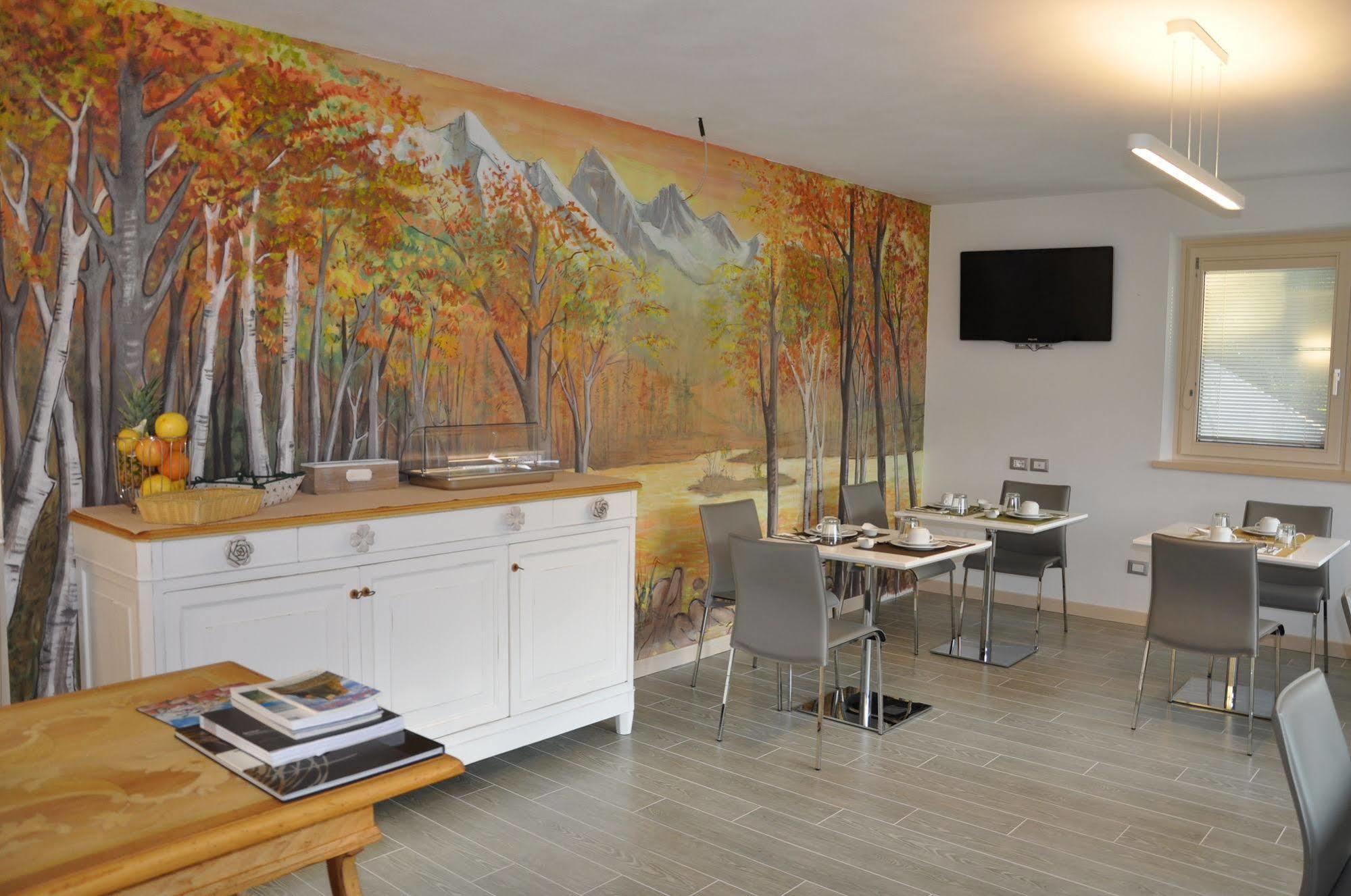 Affittacamere Rubino Guest House Ponte nellʼAlpi Buitenkant foto