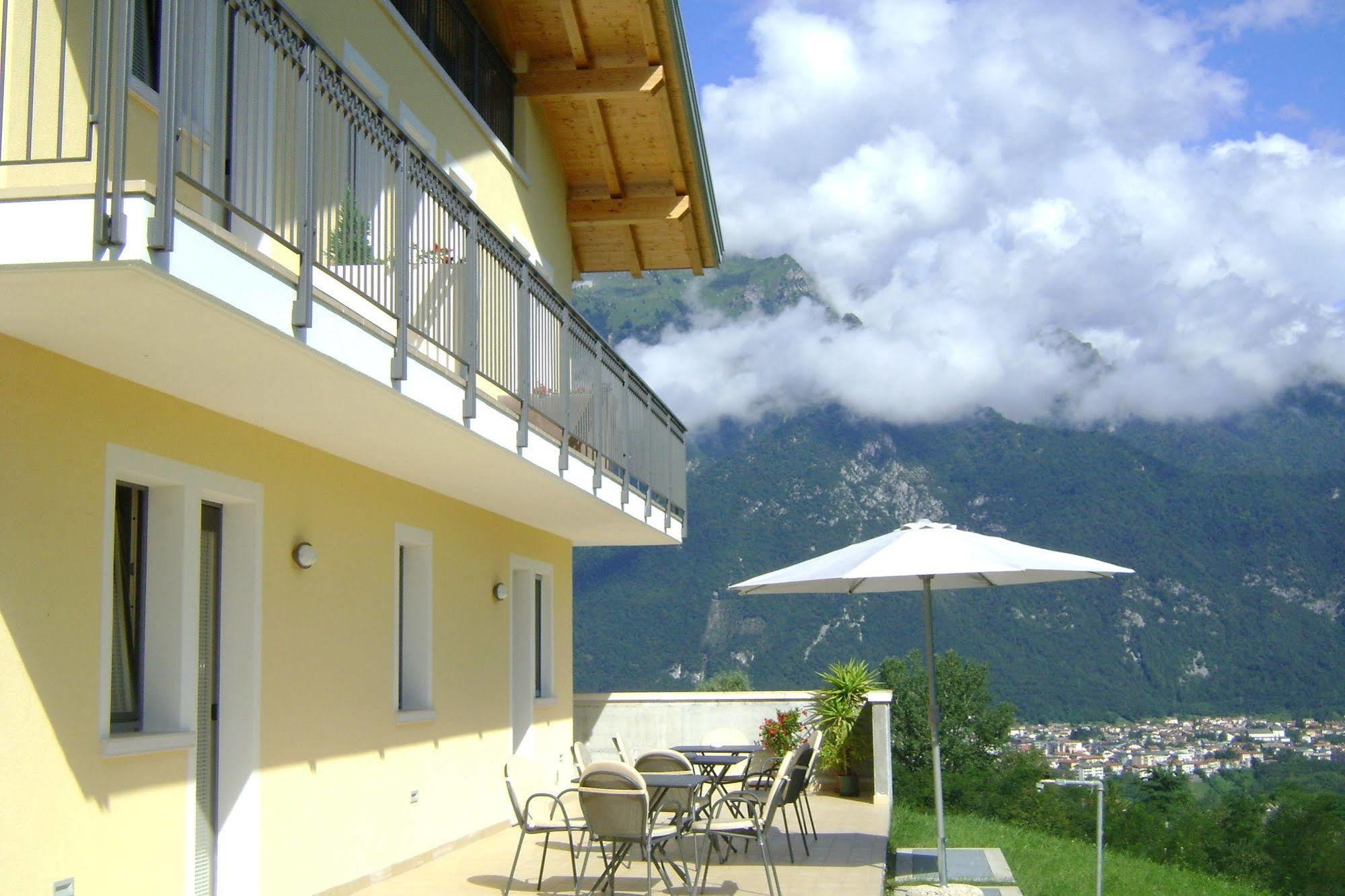 Affittacamere Rubino Guest House Ponte nellʼAlpi Buitenkant foto