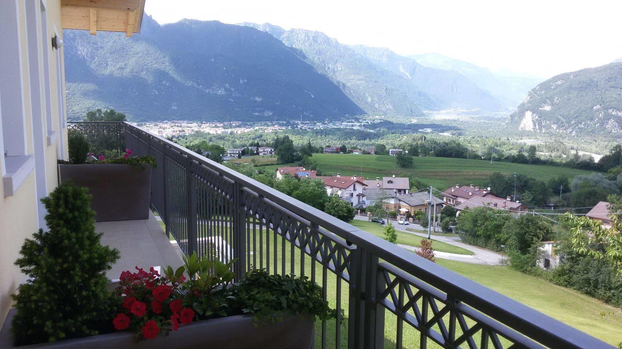 Affittacamere Rubino Guest House Ponte nellʼAlpi Buitenkant foto