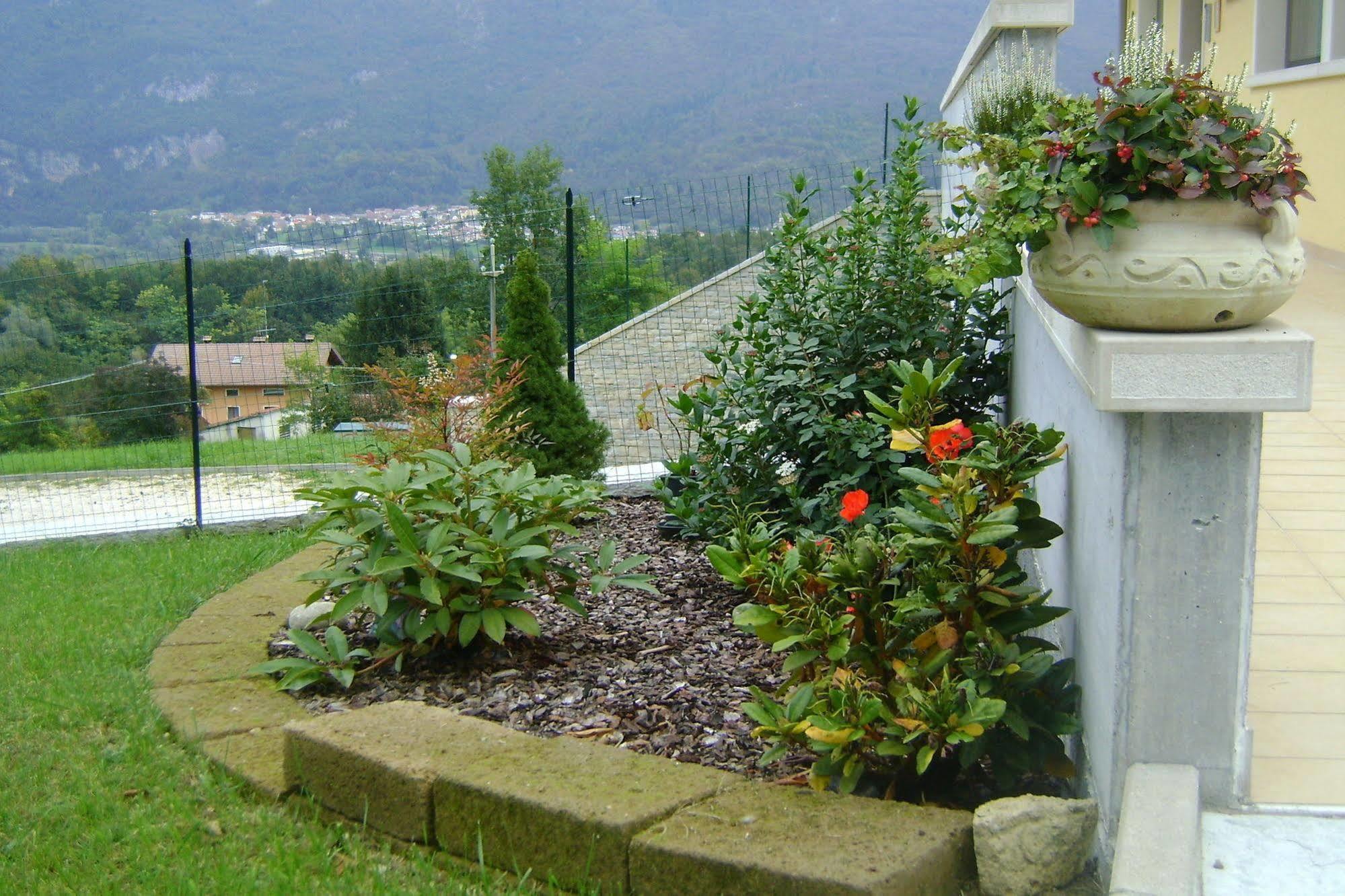Affittacamere Rubino Guest House Ponte nellʼAlpi Buitenkant foto